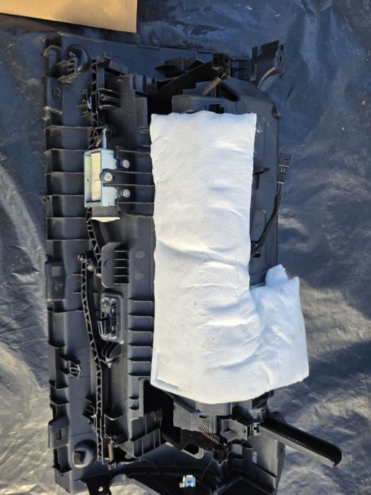 Подушки ніг , колін , водія tesla model 3