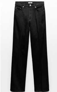 ZARA czarne jeansy o kroju tailored straight.