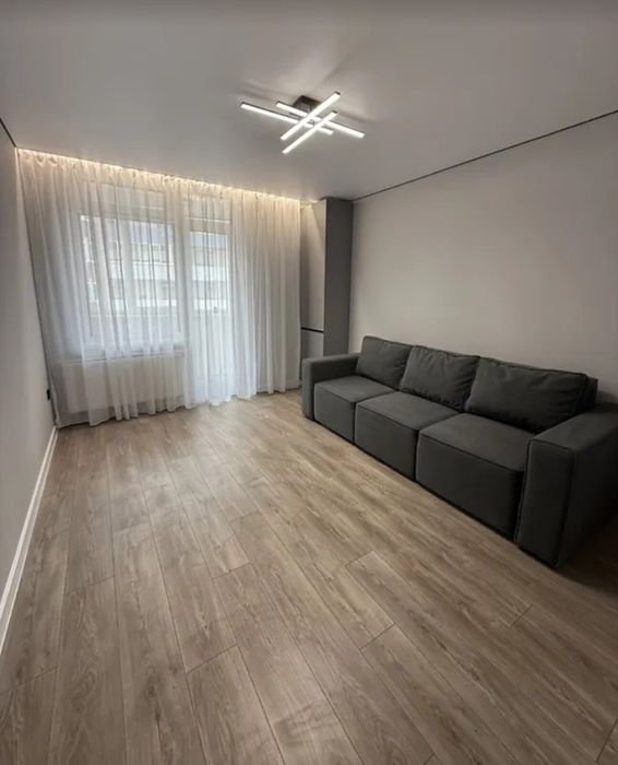 Продаж 2к квартири 67 кв. м на вул. Київська