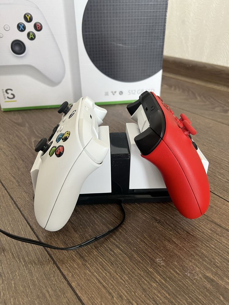Приставка Microsoft Xbox Series S 512 GB + доп. джойстик