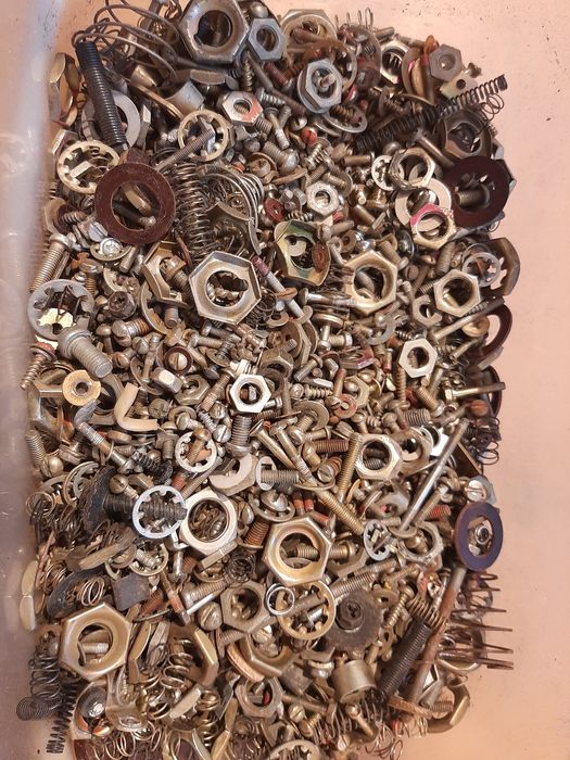 Болти, гайки, шайби