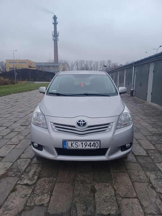 TOYOTA  VERSO 1.6   benzyna + gaz   2009 rok