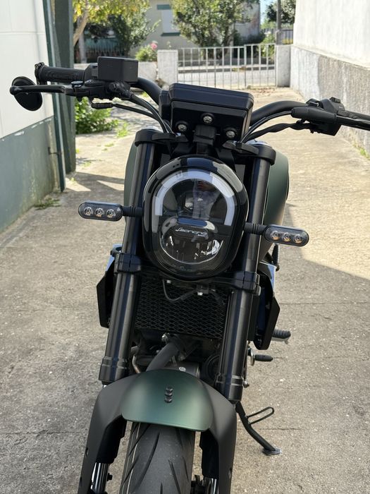 Moto Benelli Leoncino