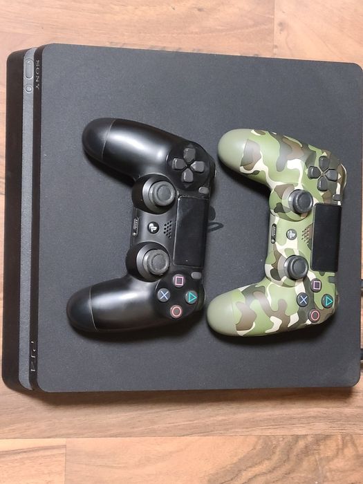 Продам игровую приставку Sony Playstation 4 slim 1tb