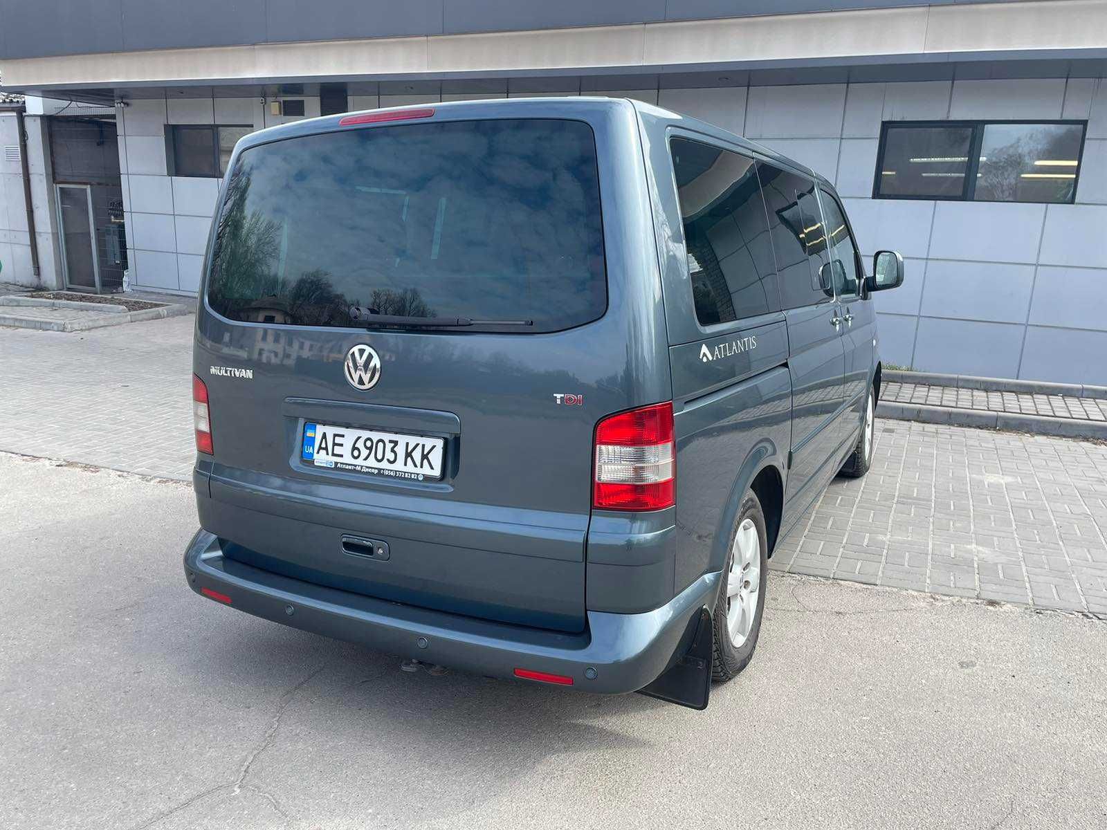 Продам Volkswagen Multivan 2008