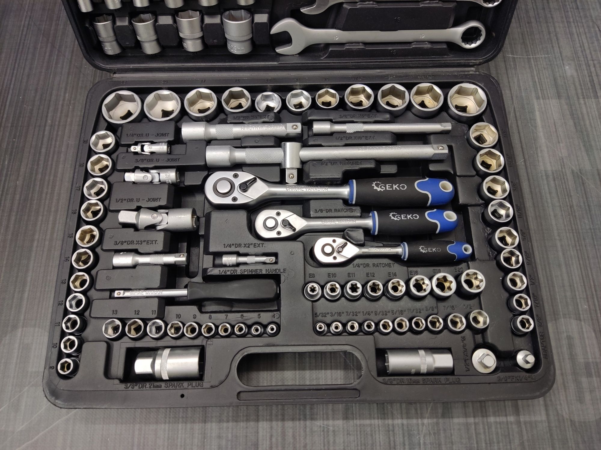 Набір інструментів ключів 138 шт набор инструментов ключей GEKO G10155