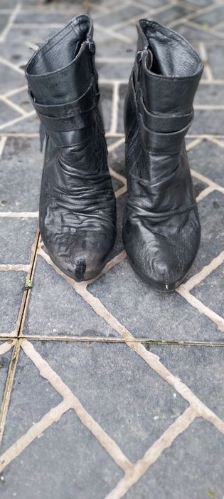 Botim usado em bom estado marca portuguesa