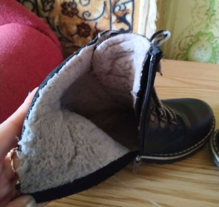 Продам ботинки кожаные.