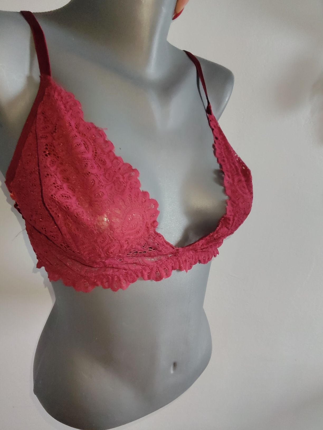 Bordowy biustonosz miękki koronkowy r 85C plus size elegancki
