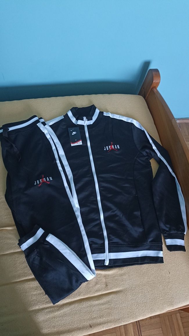 Komplety dresowe damskie i męskie. S.M.L.XXL. 3XL