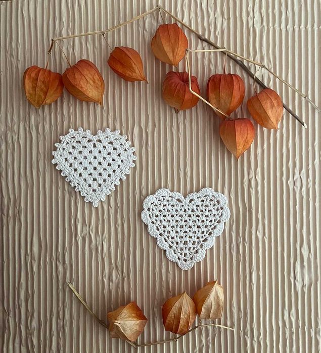 Szydełkowe serduszka; ozdobne zawieszki