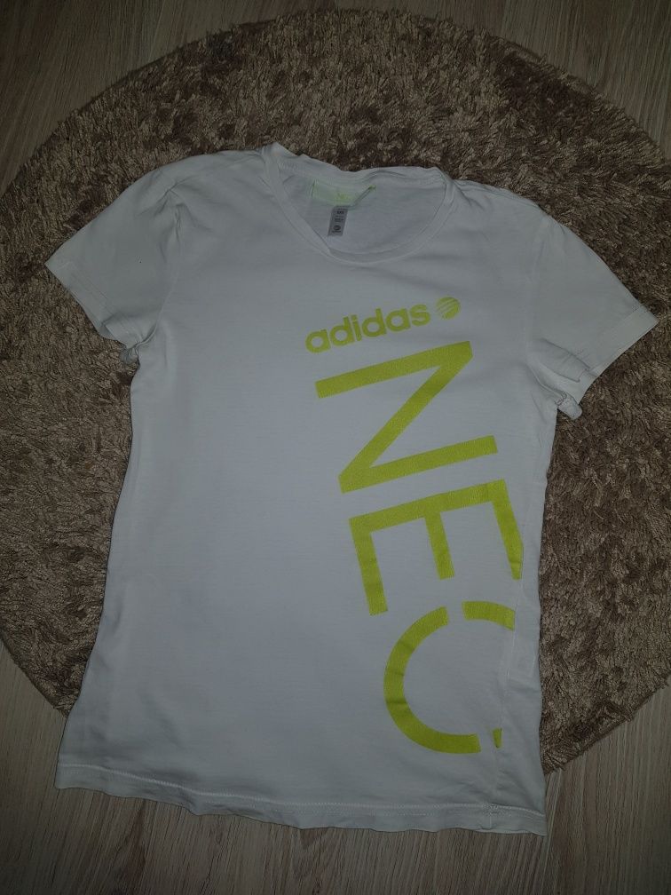 Biała koszulka Adidas neo