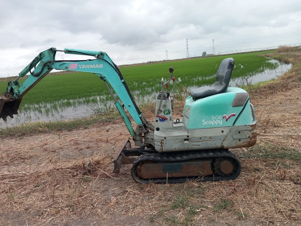 Mini Giratória yanmar b 08