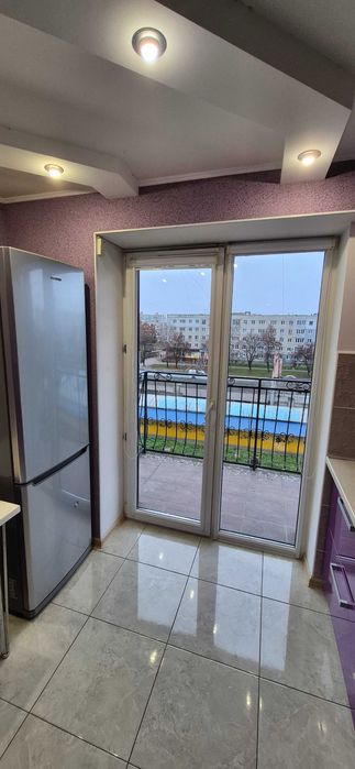 Продам 3-кімнатну квартиру в Шептицькому!