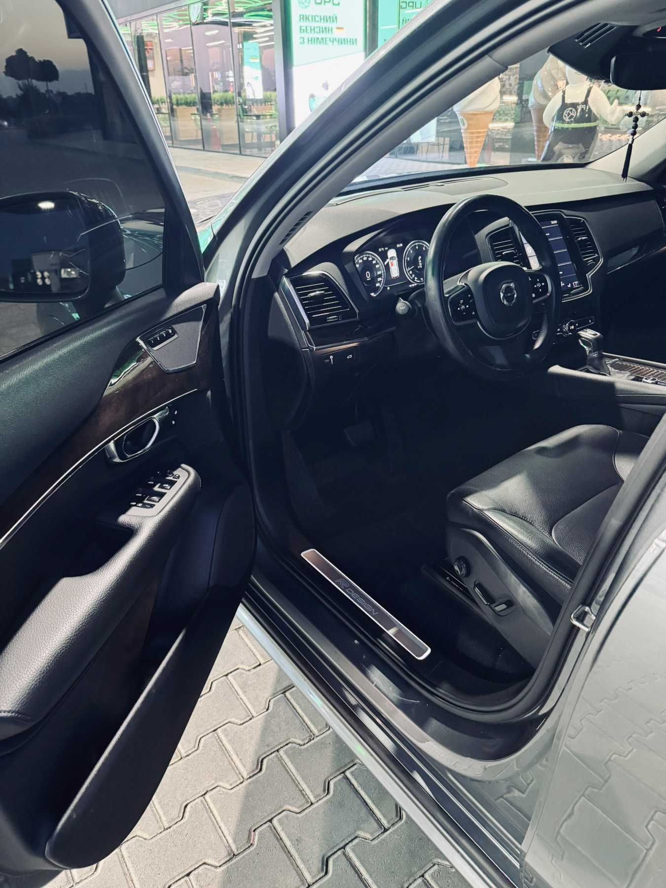 Volvo XC90 maximal 2016 год (2.0 Bi-Turbo, 7 МЕСТ, кожа, панорама)