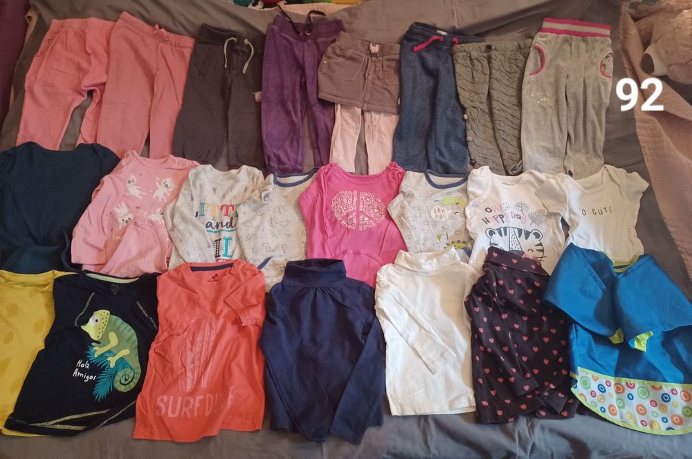 ZESTAW dziewczęcych ubranek  92 i 6 par butów