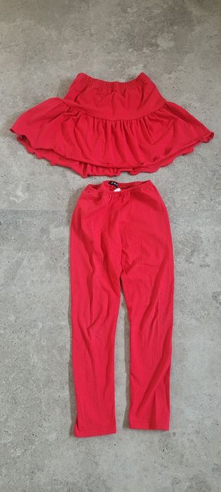Leginsy i spódnica czerwone 122 nowe