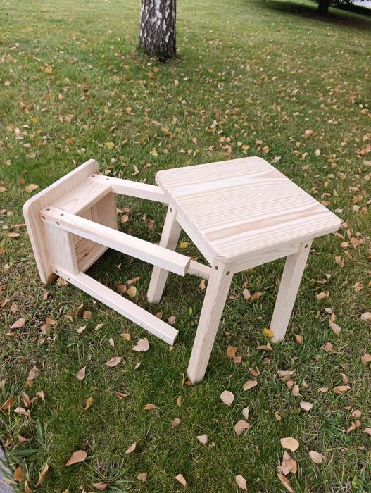Кухонні табуретки з масиву сосни
