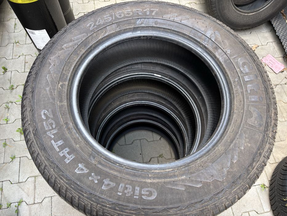 Giti 4x4 HT152 opony terenowe 245/65/17 jak nowe