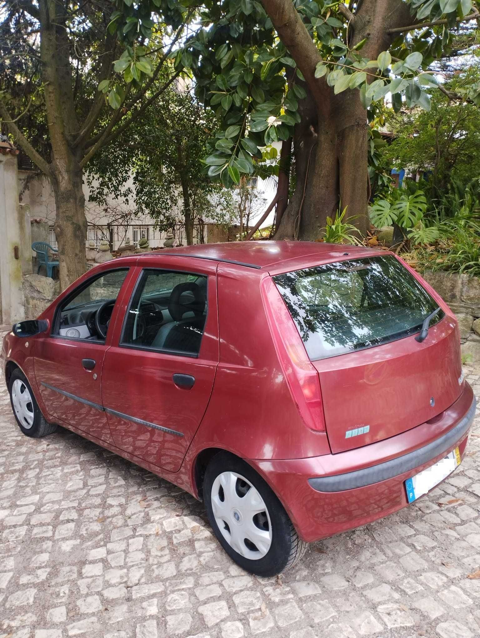 Fiat Punto 1.2 – Econômico, Direção Elétrica e Pronto a Andar!