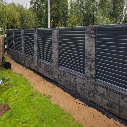 Brama dwuskrzydłowa żaluzjowa 4x1,5 m+ furtka 1x1,5. Grube słupy