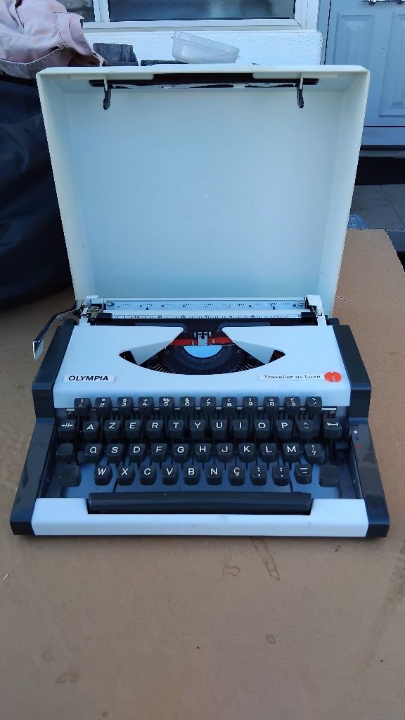 Máquina de escrever Olympia