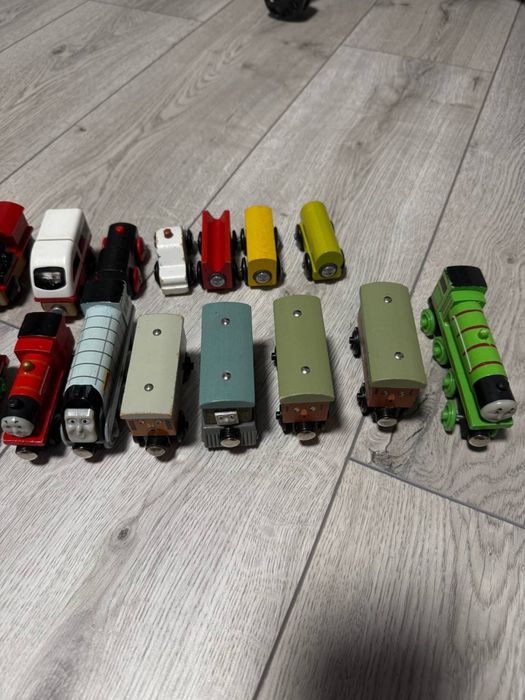 Потяги і рейки з дерева, Томас, ікея