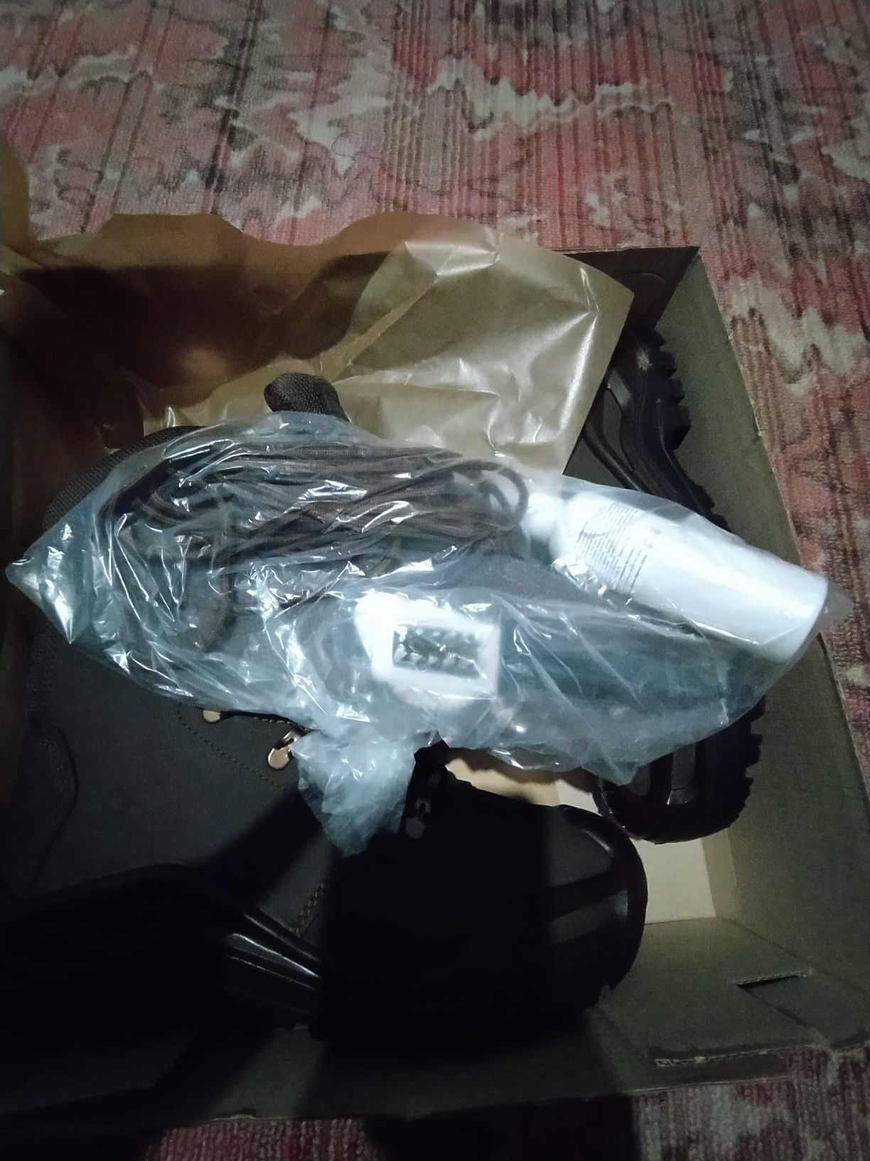 Продам Берци Талани 42 розмір нові.