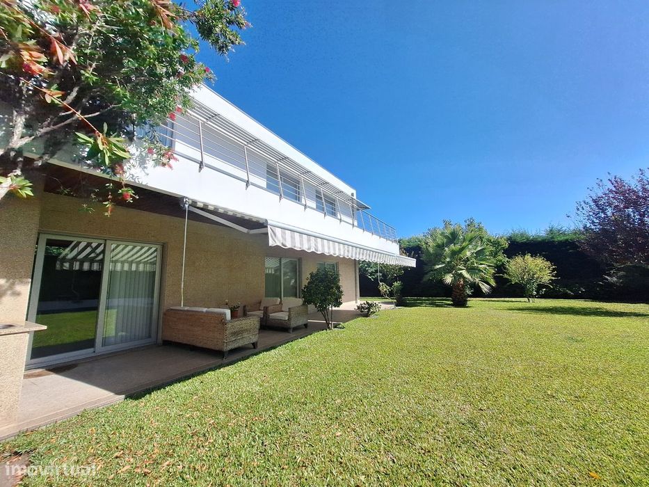 Moradia V3 com design único em Vila Nova de Anha.