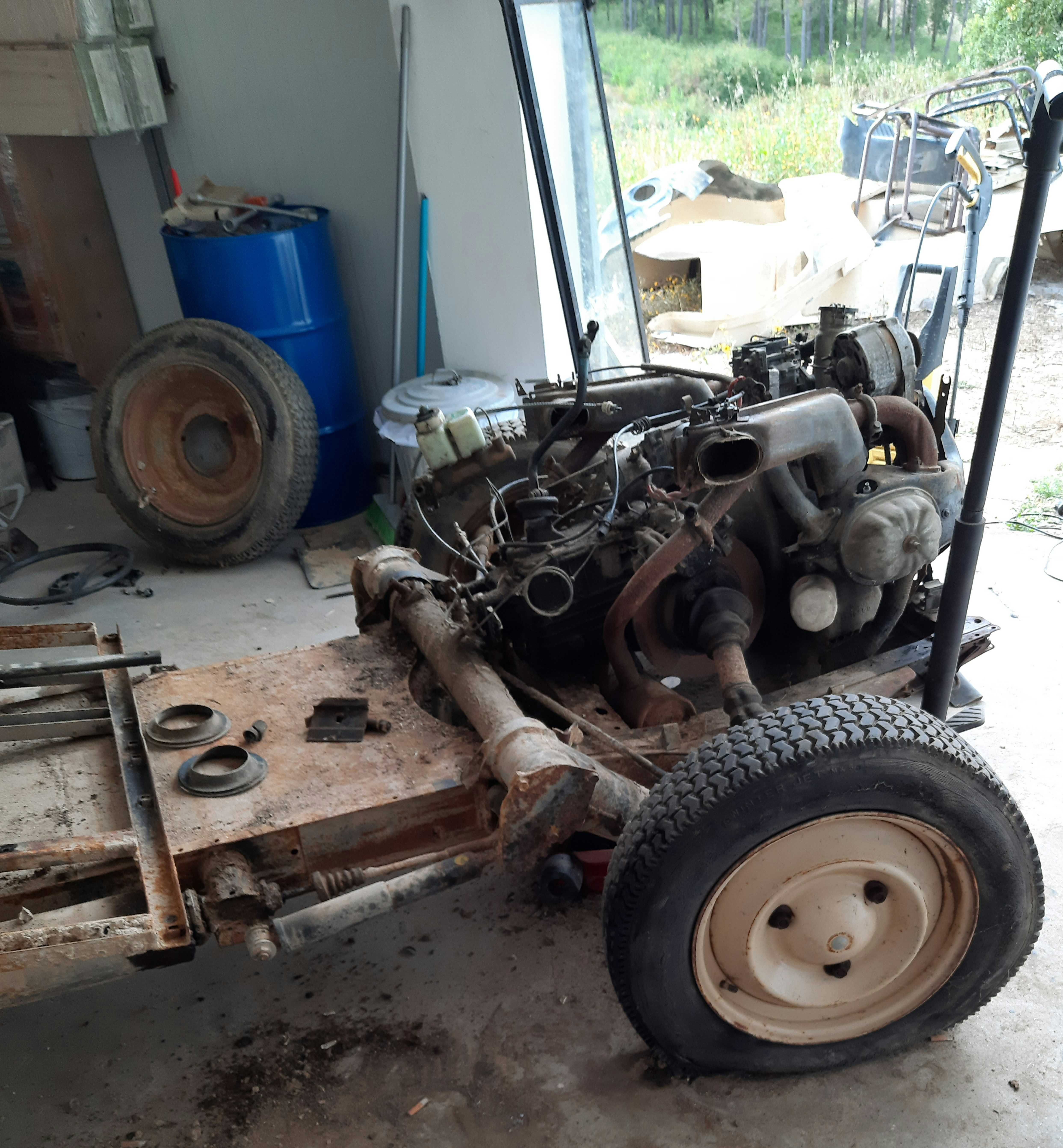 Citroen 2CV, Mehari ou Dyane.