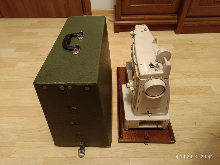 Maszyna do szycia Singer.