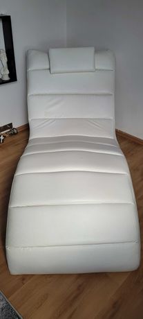 Biały skórzany fotel