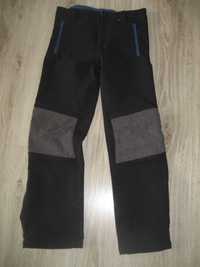 Decathlon - spodnie na sporty zimowe 133-140