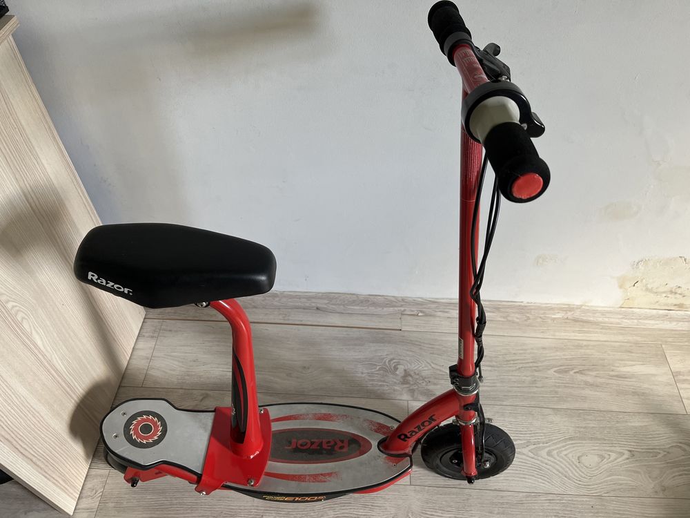 Hulajnoga elektryczna, skuter razor e100s