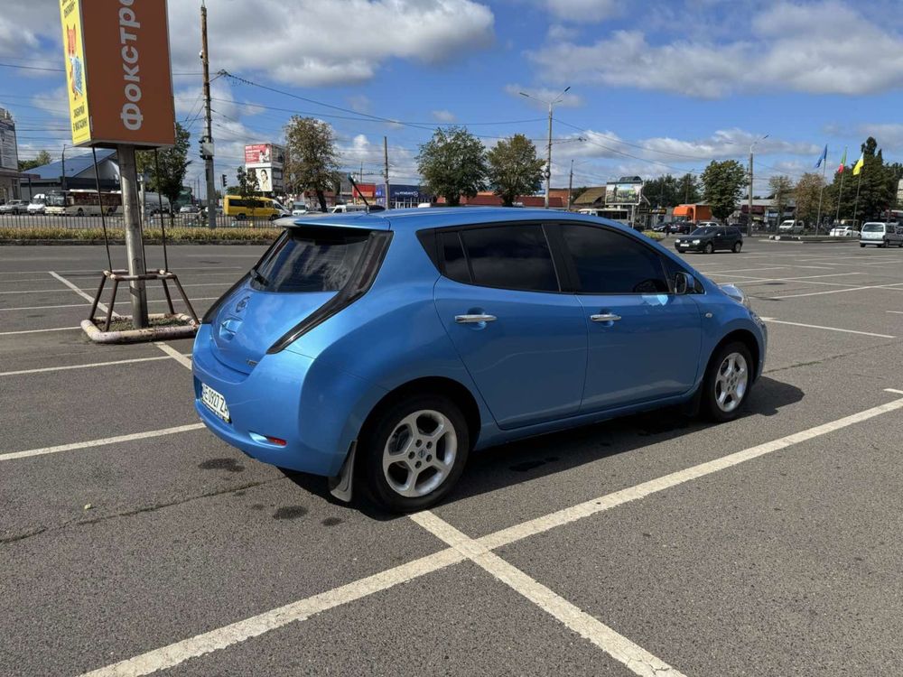 Nissan Leaf в доброму стані