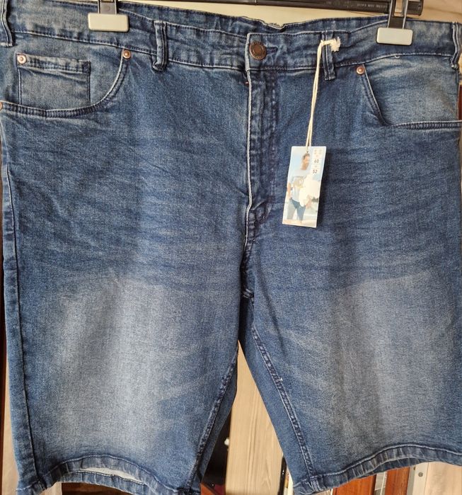 Bermudas calções novos com etiquetas xl xxl
Tananhos: L Xl 2Xl
Número