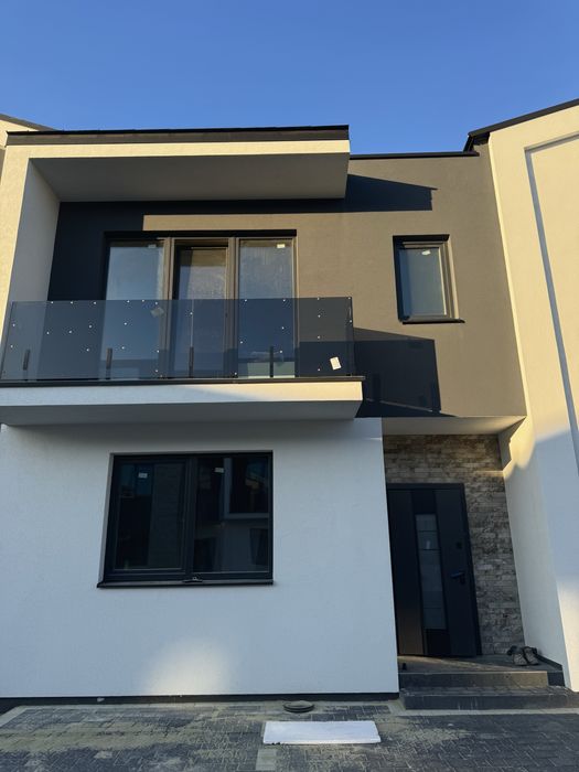 Продаж сучасних котеджів, «New Village».