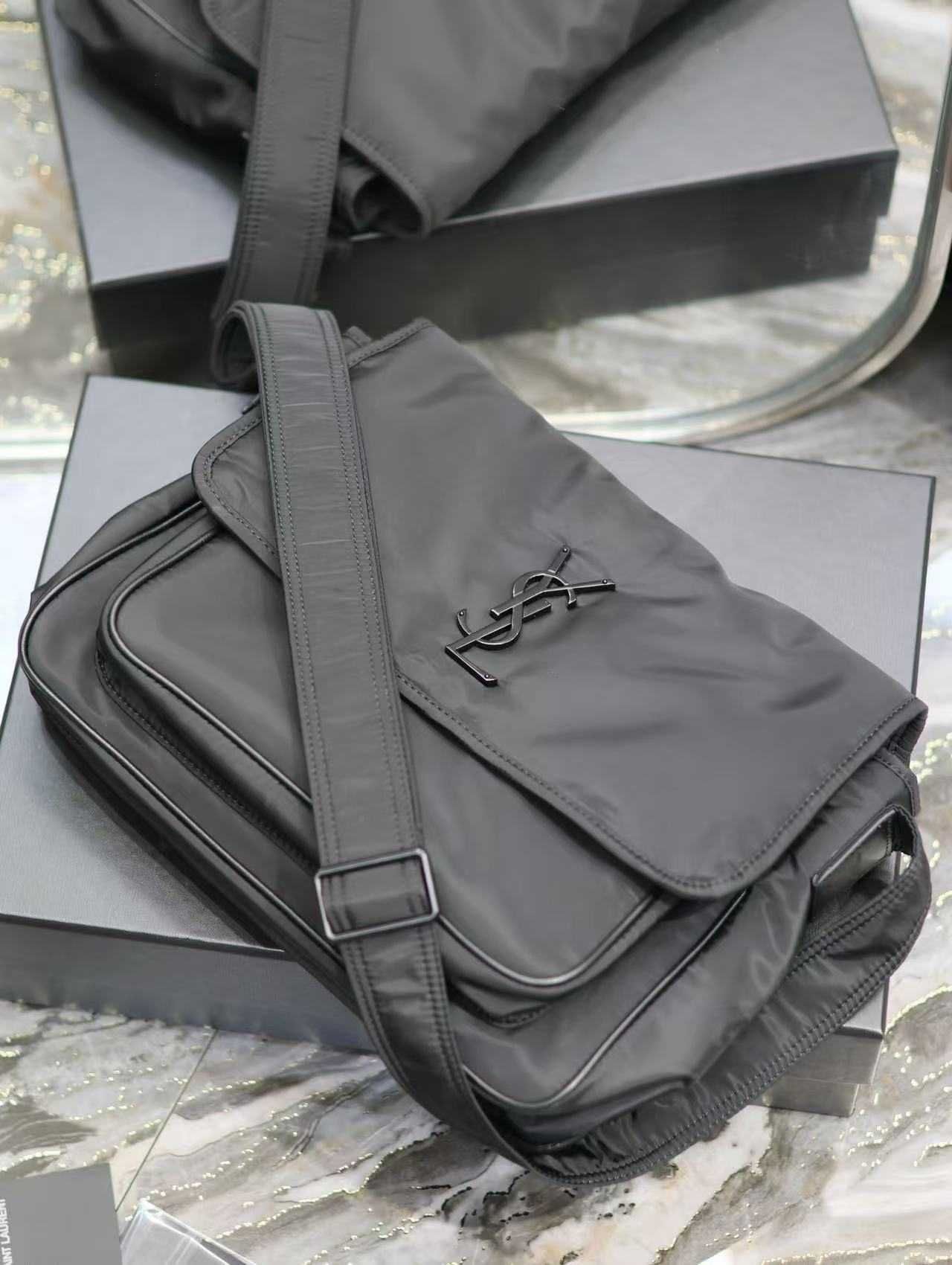 Bolsa de ombro a tiracolo YSL Niki da SAINT LAURENT