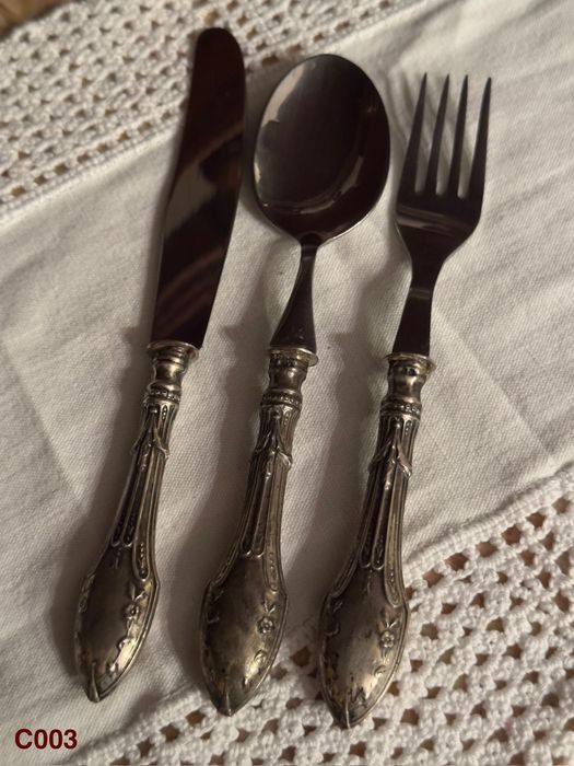 Conjunto de talheres infantis com cabo de prata