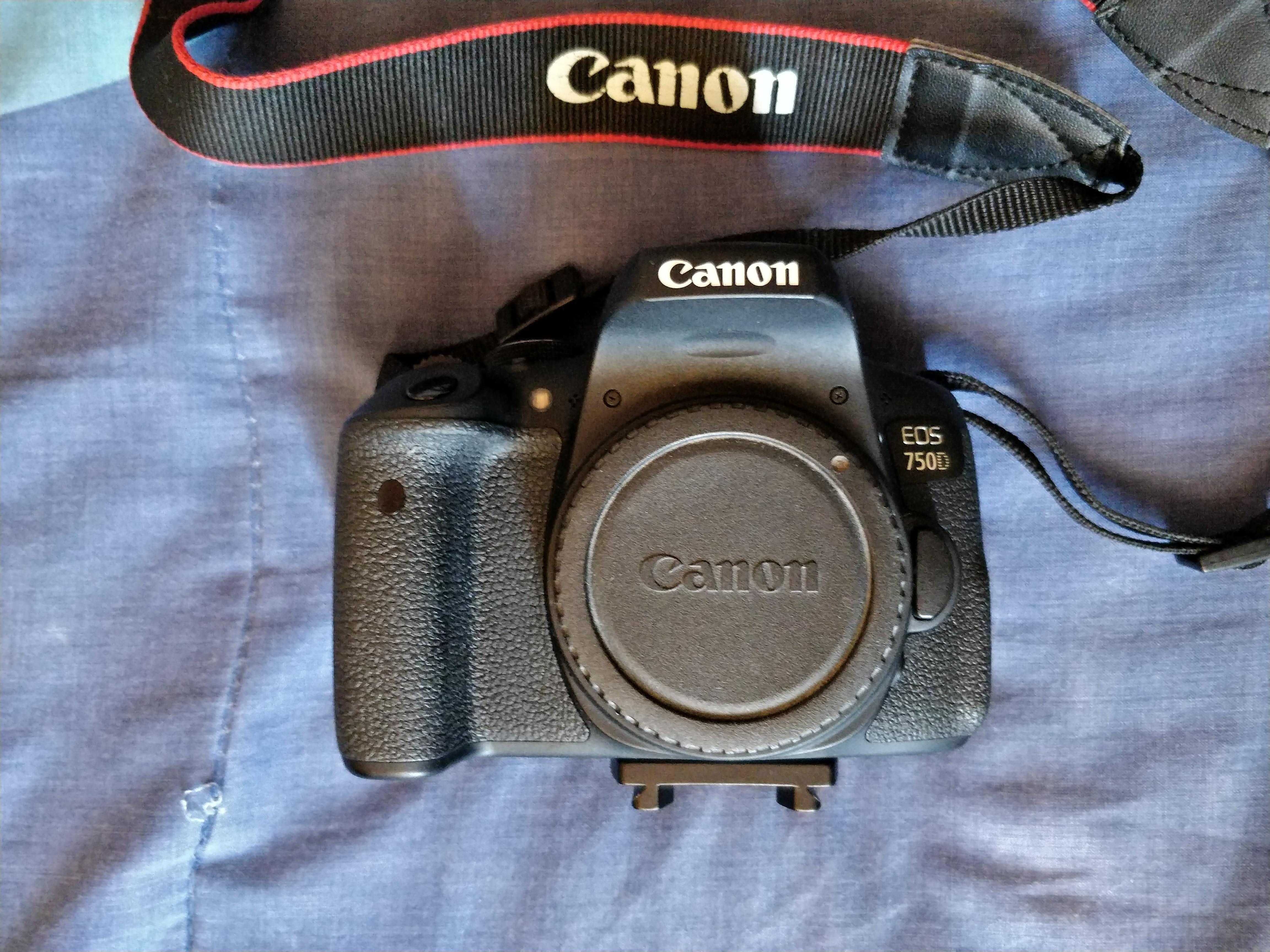 Canon EOS 750D + Lente 18-55mm + 2 Carregadores + 4 baterias