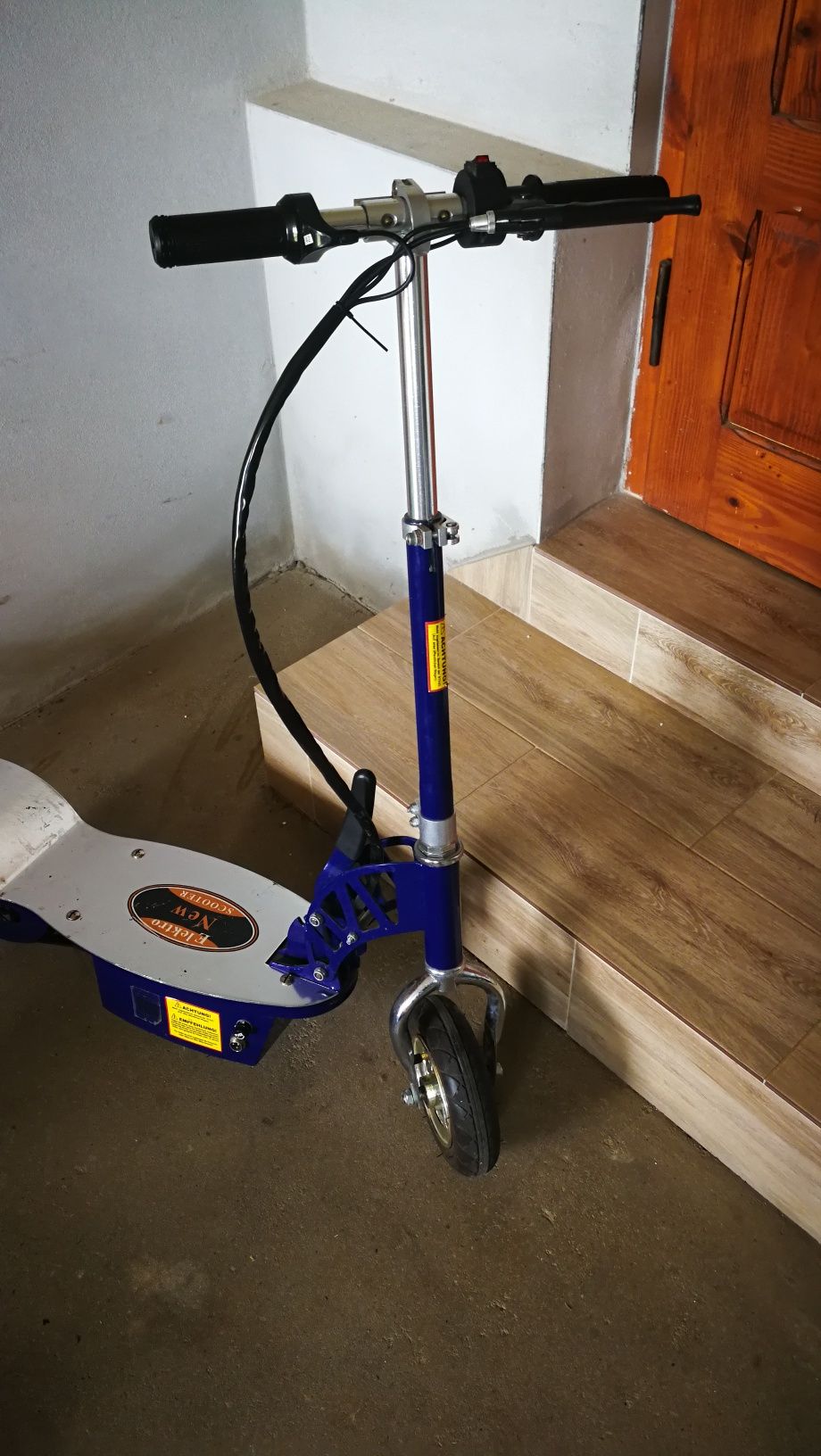 Hulajnoga elektryczna Elektro-Scooter skuter dla dzieci