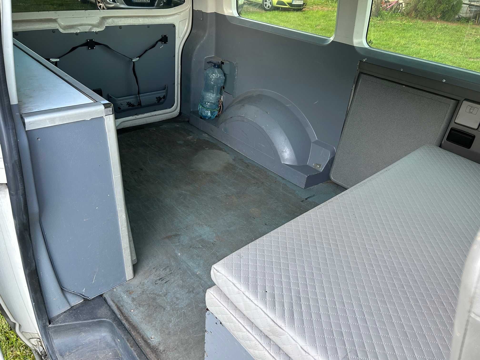 VW Transpoter T5 2.5 TDI 130 KM 4Motion przeszklony