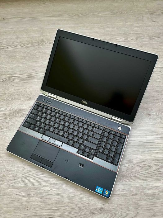 Dell Latitude E6520 15.6" FHD i5-2450m NVIDIA NVS DDR3 8gb SSD 256gb