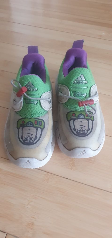 Buty adidas  dziecięce 28 rozmiar toy story