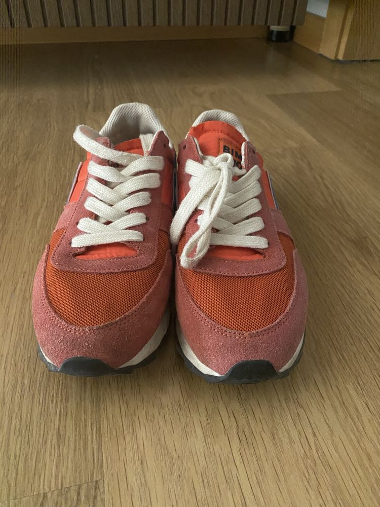 Tenis lindos, cores lindissimas, como novos
