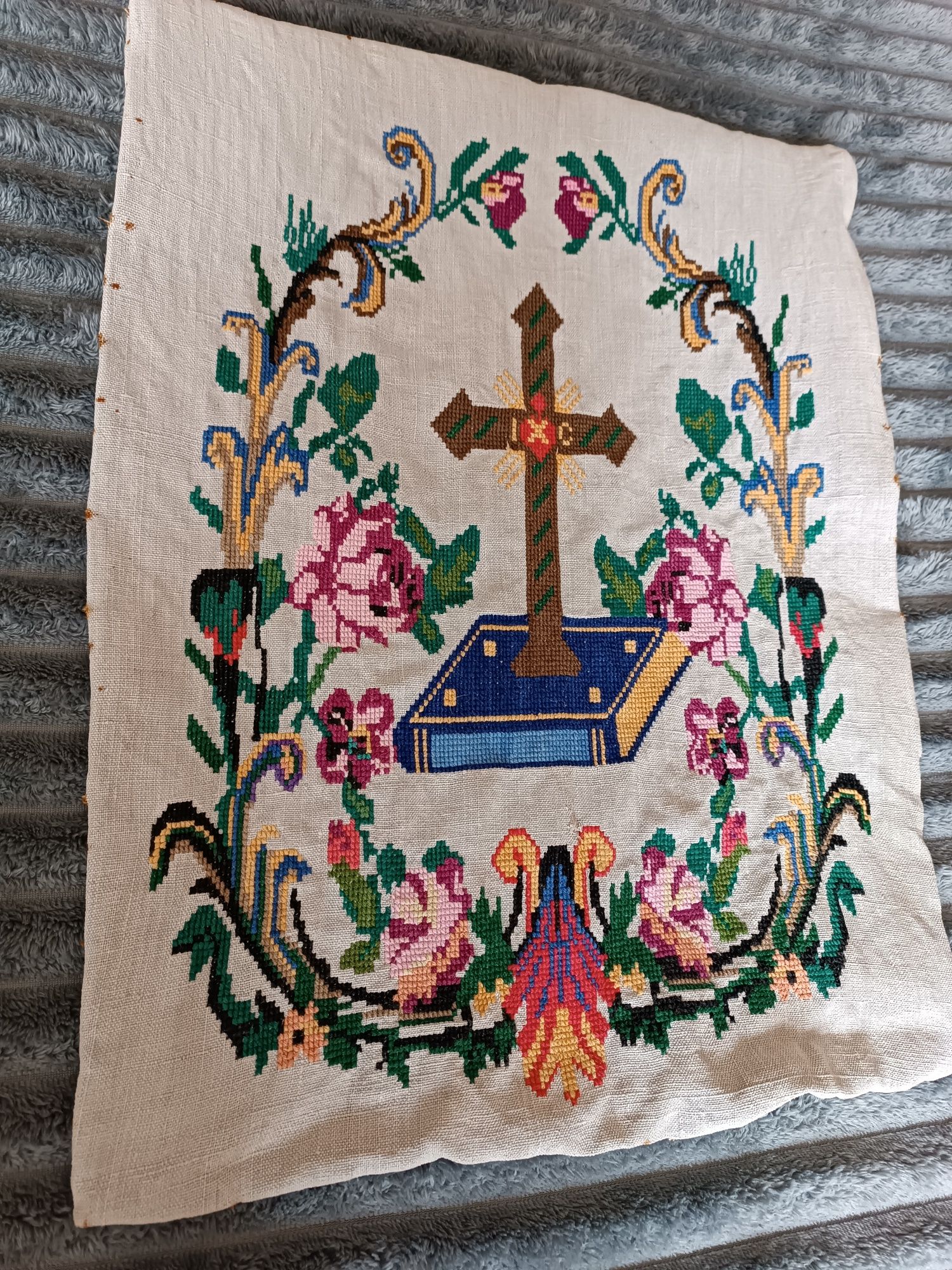 Стародавня вишивка, антикваріат, вінтажна