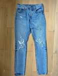 Jeansy Levi’s z dziurami 501, 26/32