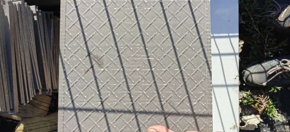 Płytki gresowe 110 sztuk Mocne 30x30 nowe