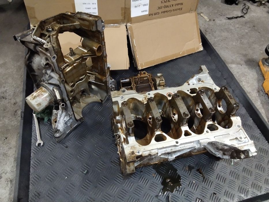 Blok silnika dół Renault scenic 3 lift 2.0 16V m4r713 m4r