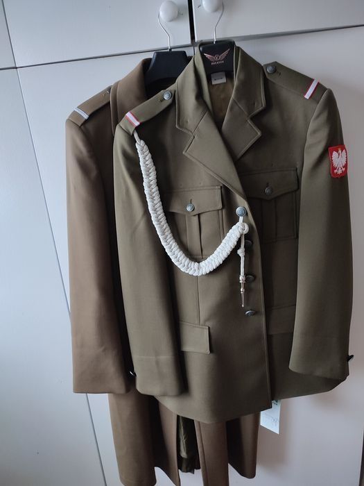 Mundur galowy wojsk lądowych wz 108/MON oraz płaszcz wz 215/MON